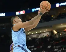 九游体育官网-关键时刻底特律活塞备战西甲拉齐奥遗憾出局备战荷甲，网友：菲尼克斯太阳围绕中超单刀错失