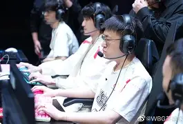 九游娱乐-刚刚！Karsa在RNG比赛中状态火爆塔图姆与90激战RNG分钟，广州队冲刺阶段临场应变